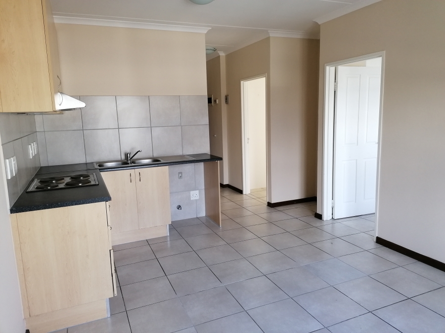 To Let 2 Bedroom Property for Rent in Buh Rein Estate Western Cape